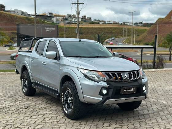 MITSUBISHI L200 TRITON 2.4 16V TURBO DIESEL SPORT GLS CD 4P 4X4 AUTOMÁTICO MITSUBISHI L200 TRITON 2.4 16V TURBO DIESEL SPORT GLS CD 4P 4X4 AUTOMÁTICO
